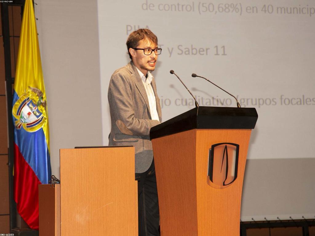 អភិវឌ្ឍន៍ជំនួយក្នុងសង្គមសម័យថ្មី